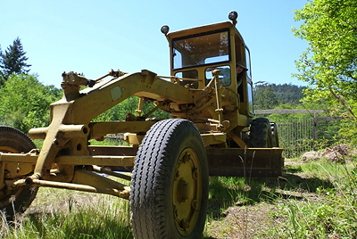 [IMAGE] Alex in the road grader