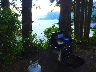 [IMAGE] outdoor kitchen